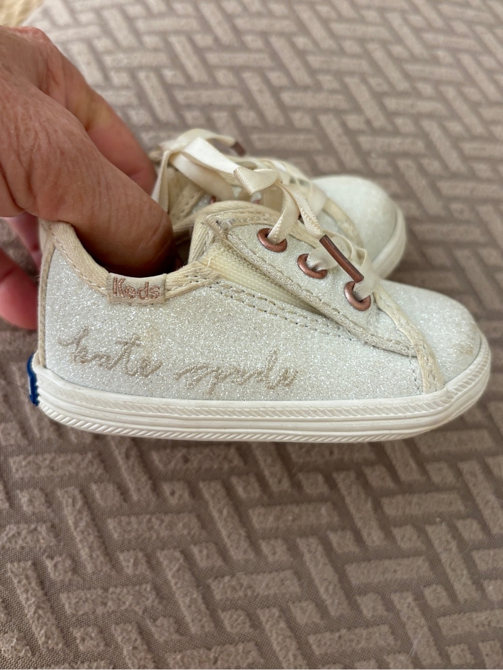 Keds x Kate Spade New York
Toddler Ivory Glitter Sneakers size 2 M